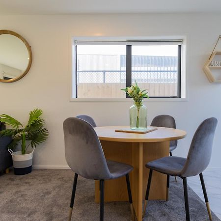 Luxury 2 Bedroom Townhouse By Hagley Park In Cbd Christchurch Eksteriør billede