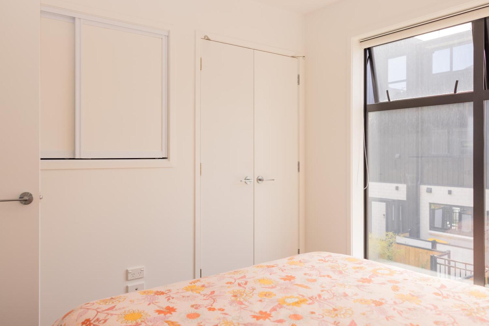 Luxury 2 Bedroom Townhouse By Hagley Park In Cbd Christchurch Eksteriør billede