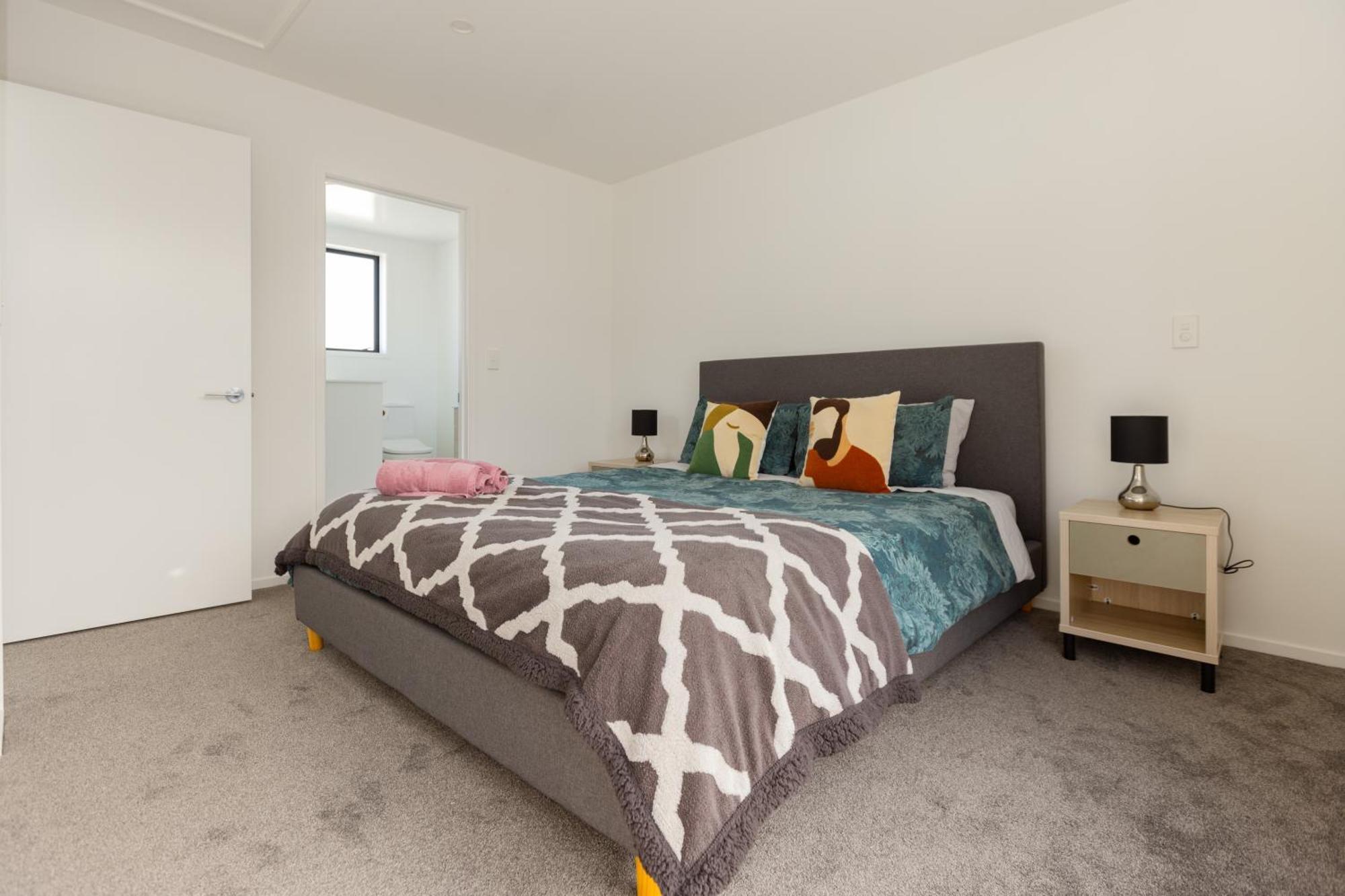 Luxury 2 Bedroom Townhouse By Hagley Park In Cbd Christchurch Eksteriør billede