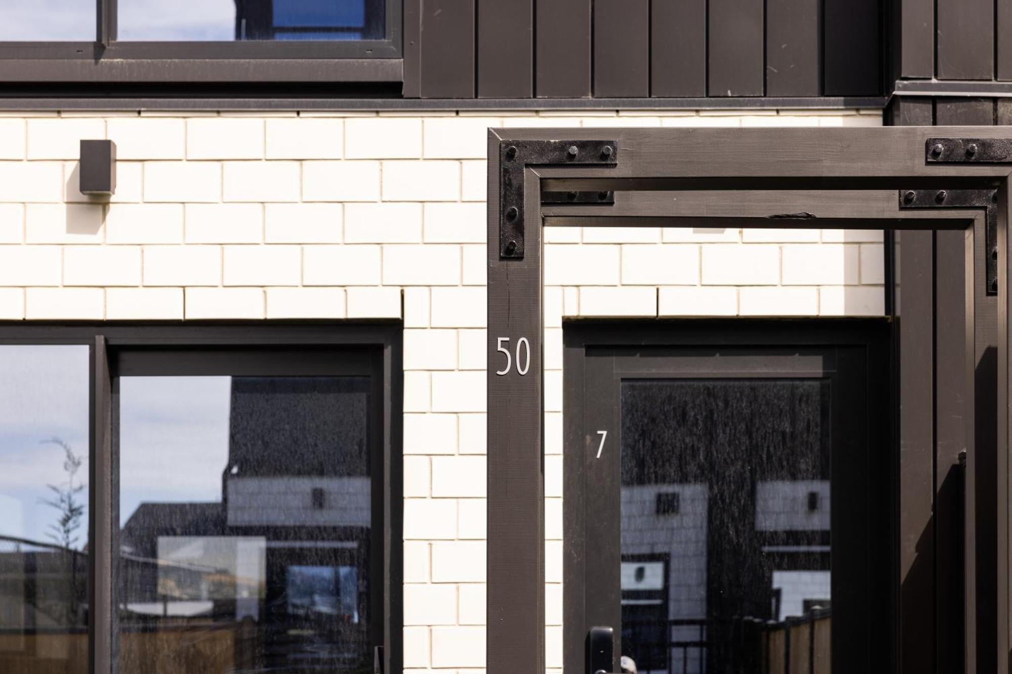 Luxury 2 Bedroom Townhouse By Hagley Park In Cbd Christchurch Eksteriør billede